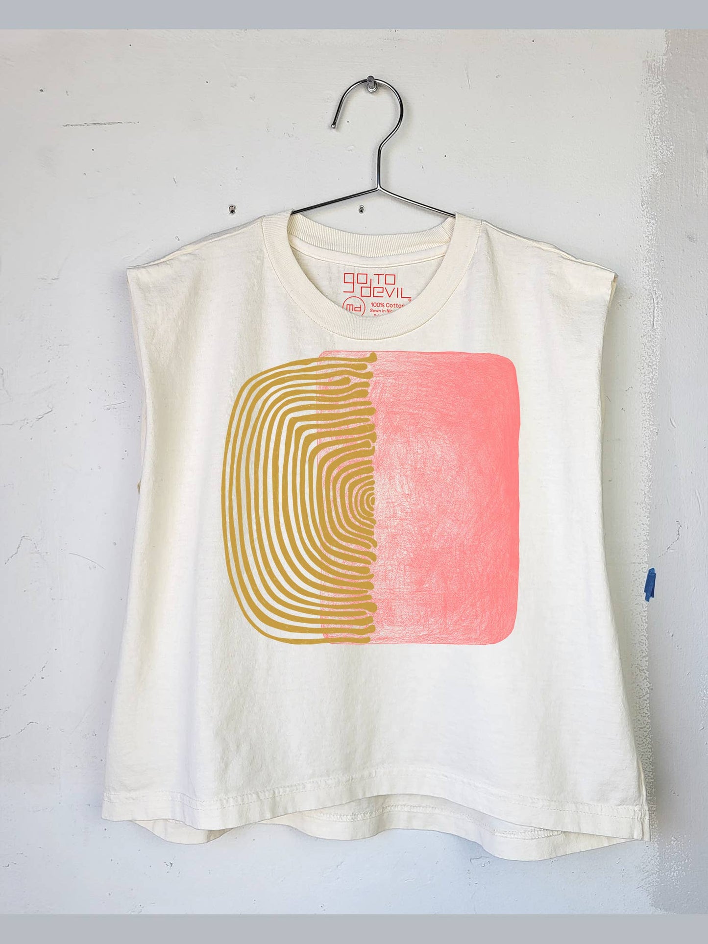 Garment-dyed cropped muscle tee in white with structured shoulders and green and pink artsy graphic